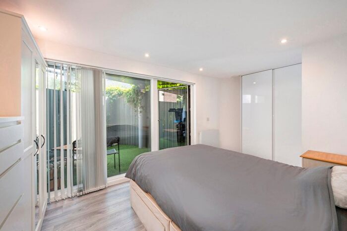 1 Bedroom Flat To Rent In Vantage Court, Old Kent Road, SE1