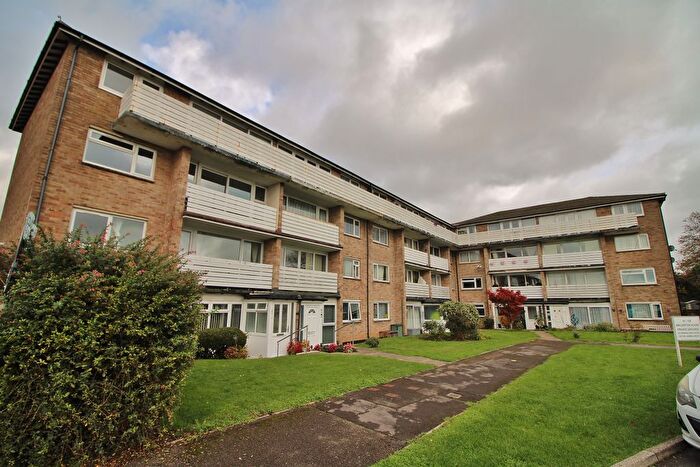 2 Bedroom Flat For Sale In Wendover Road, Havant, PO9