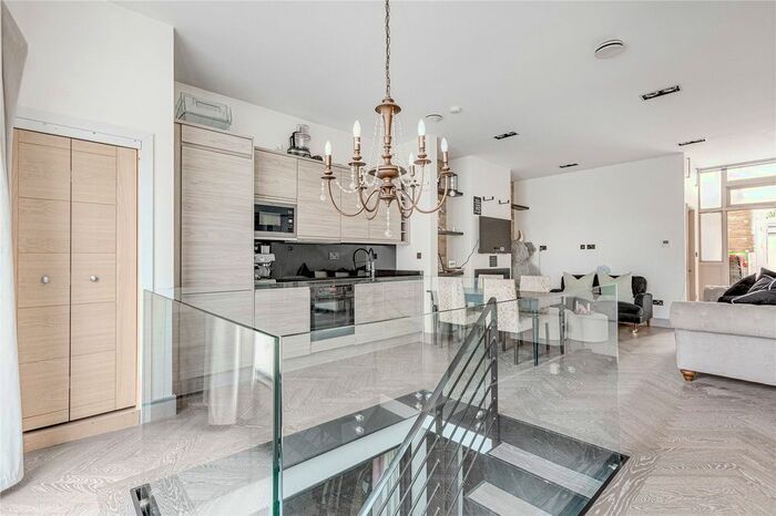 2 Bedroom Flat To Rent In New Kings Road, Parsons Green, SW6