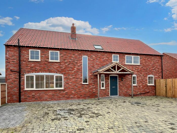 4 Bedroom Detached House For Sale In Orchard Close, Osgodby, LN8