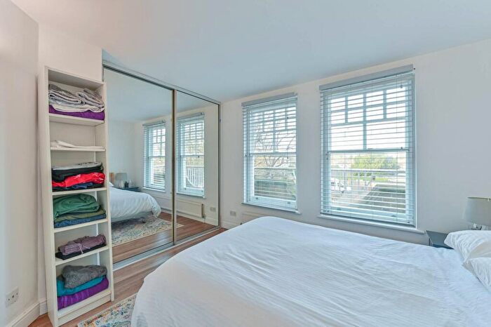 1 Bedroom Flat For Sale In Thurlow Park Road, West Dulwich, London, SE21