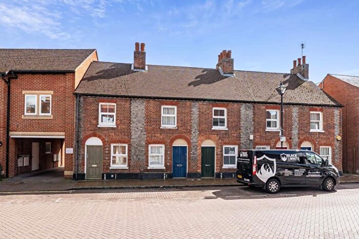 3 Bedroom Terraced House For Sale In Theale, High Street, RG7