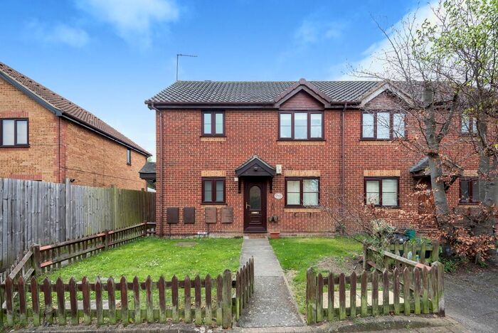 1 Bedroom Flat To Rent In Ravenscroft Crescent, London, SE9