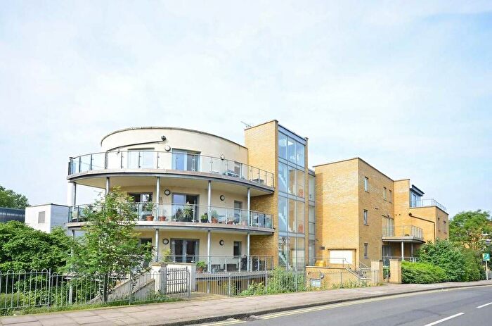 2 Bedroom Flat To Rent In Dryburgh Road, London, SW15