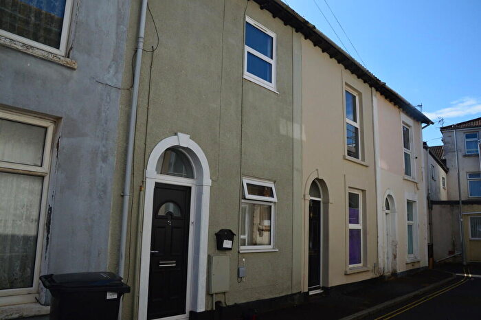 1 Bedroom Apartment To Rent In Flat, Poplar Place, BS23