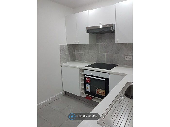 4 Bedroom Terraced House To Rent In Woodside Road, Southampton, SO17