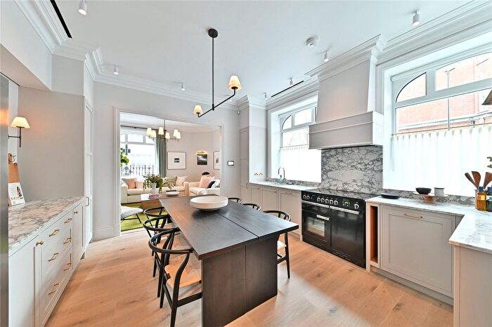2 Bedroom Flat For Sale In Seymour Place, Marylebone, London, W1H