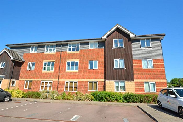 1 Bedroom Flat For Sale In Wenham Place, Hatfield, AL10