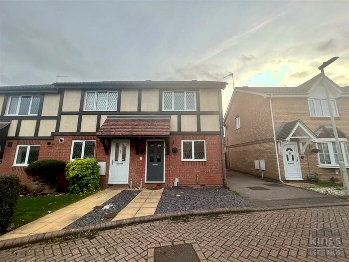 2 Bedroom House To Rent In Roebuck Close, Hertford, SG13