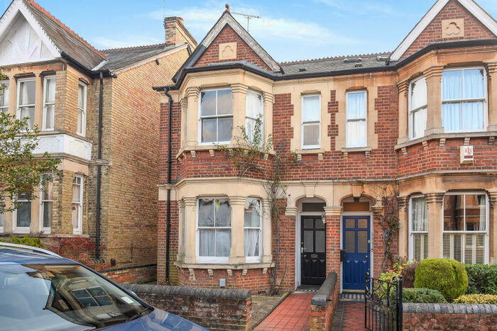 5 Bedroom Semi-Detached House To Rent In Southfield Road, OX4