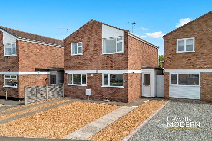 4 Bedroom Detached House For Sale In Manor Way, Deeping St. James, PE6