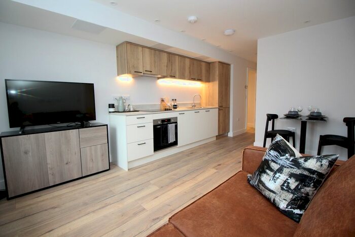 1 Bedroom Flat For Sale In Dunleys Hill, North Warnborough, Hook, Hants, RG27