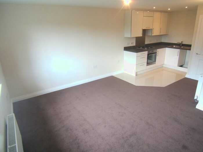 1 Bedroom Flat To Rent In Hanover Close, Ashford TW15