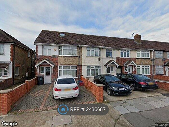 1 Bedroom Flat To Rent In Martindale Road, Hounslow West, TW4