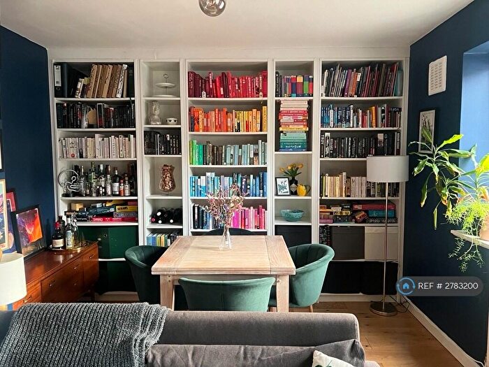 2 Bedroom Flat To Rent In Greatfield Close, London, SE4