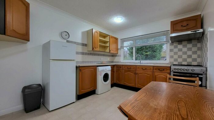 1 Bedroom Maisonette To Rent In Arden Close, RG12