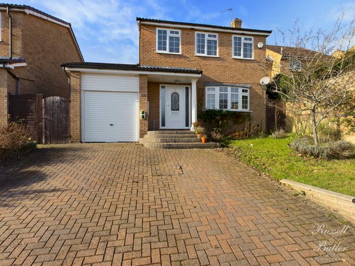 4 Bedroom Detached House To Rent In Hilltop Avenue, Buckingham, MK18