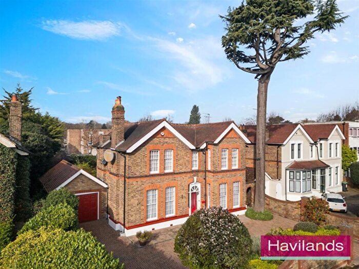 5 Bedroom Detached House For Sale In Wellington Road, Enfield, EN1