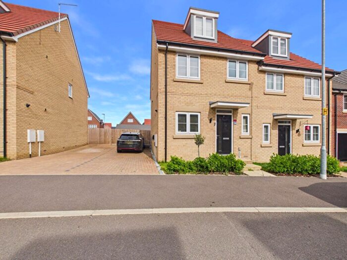 4 Bedroom Semi-Detached House For Sale In Keeper Hill Drive, Hampton Heights, PE7