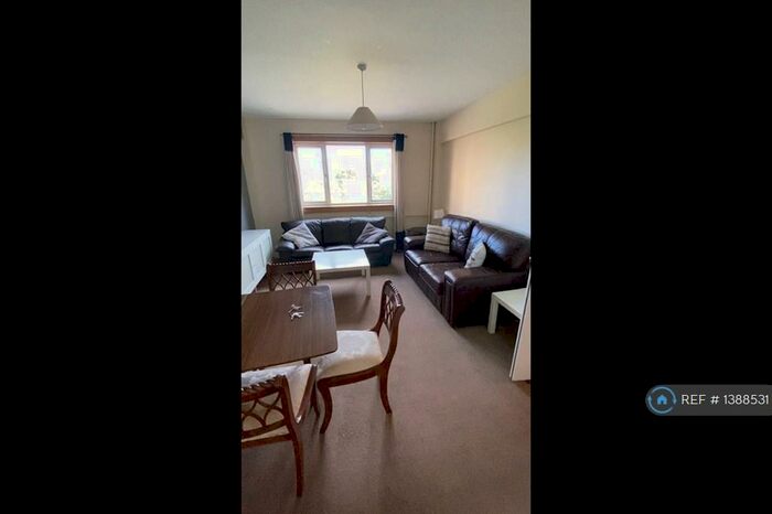 3 Bedroom Flat To Rent In Alexander Drive, Edinburgh, EH11