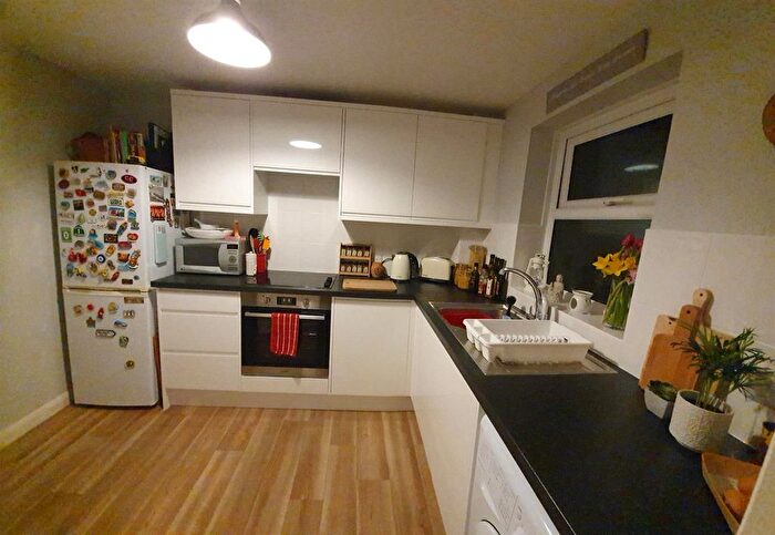 2 Bedroom Flat To Rent In The Maltings, Weymouth, DT4