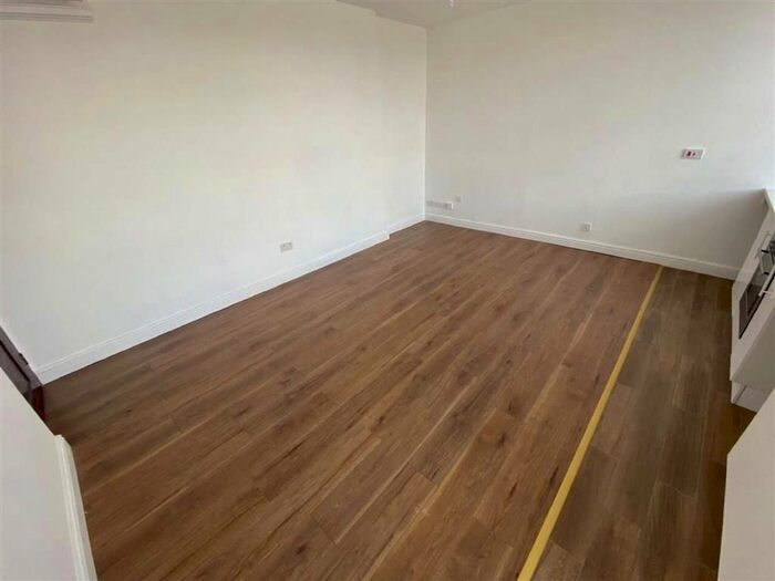 1 Bedroom Flat To Rent In New Street, Dudley, DY1