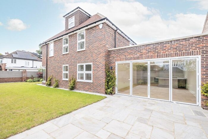 4 Bedroom Detached House To Rent In West Temple Sheen London, SW14