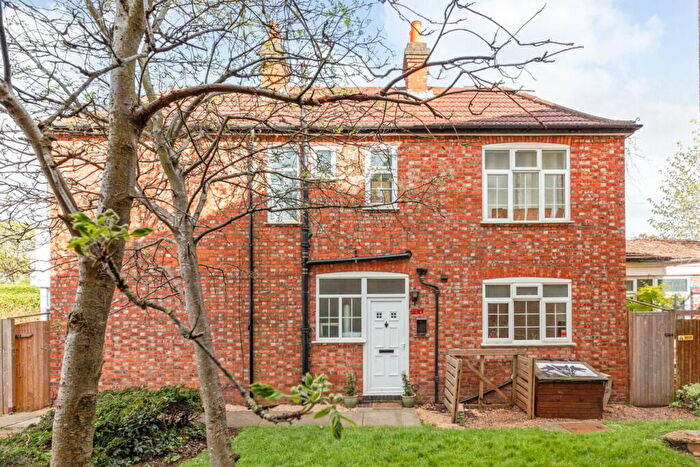 2 Bedroom Detached House For Sale In Sydenham Park Road, London, SE26