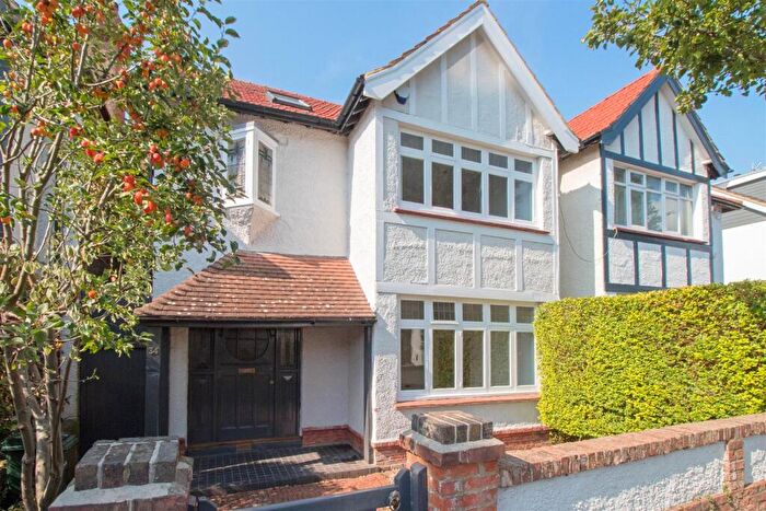 4 Bedroom Semi-Detached House To Rent In Hogarth Road, Hove, BN3