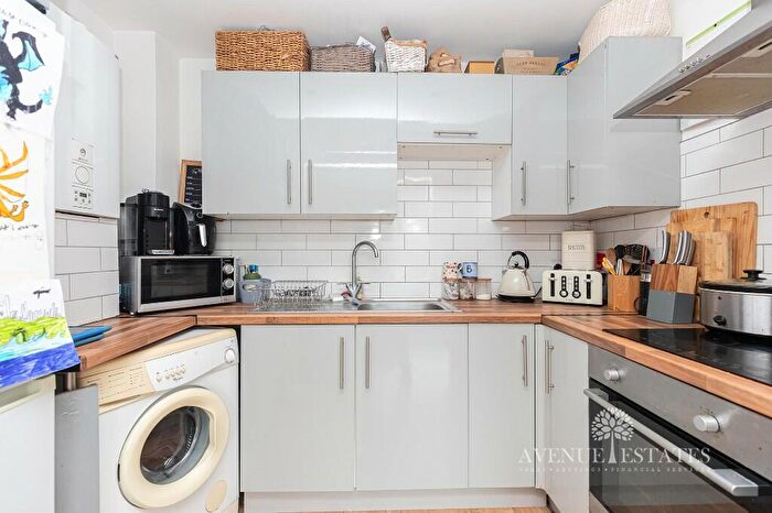 2 Bedroom Apartment For Sale In Talbot Road, Bournemouth, Dorset, BH9