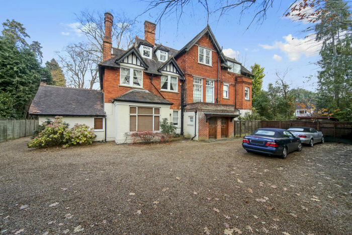 2 Bedroom Apartment To Rent In Egerton Road, Weybridge, KT13