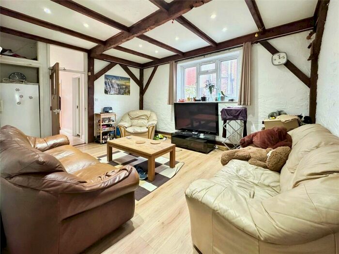 7 Bedroom Semi-Detached House To Rent In Alma Road, Southampton, Hampshire, SO14