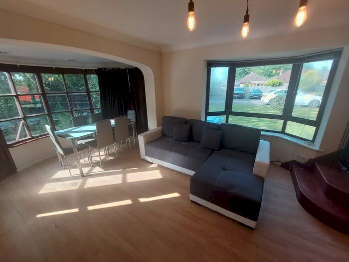 2 Bedroom Flat To Rent In Tremona Road, Southampton, SO16