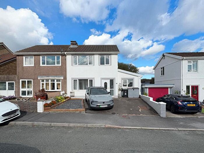3 Bedroom Semi-Detached House For Sale In Pen-Y-Mynydd, Llanelli, SA15