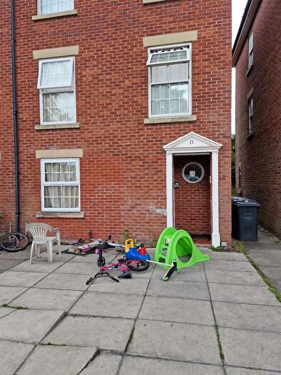 4 Bedroom Town House To Rent In Legh Street, Salford, M7