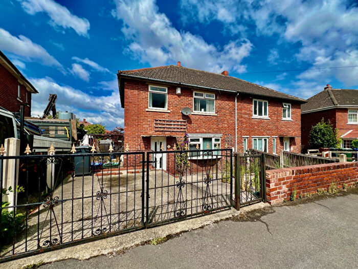 3 Bedroom Semi-Detached House For Sale In Ashbourne Road, Athersley South, S71