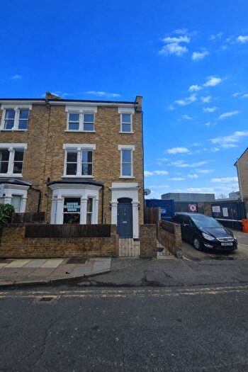 1 Bedroom Flat To Rent In Paulet Road, London, SE5