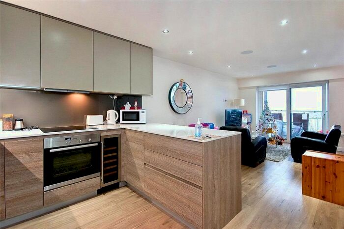 1 Bedroom Flat For Sale In East Drive, Colindale, London, NW9