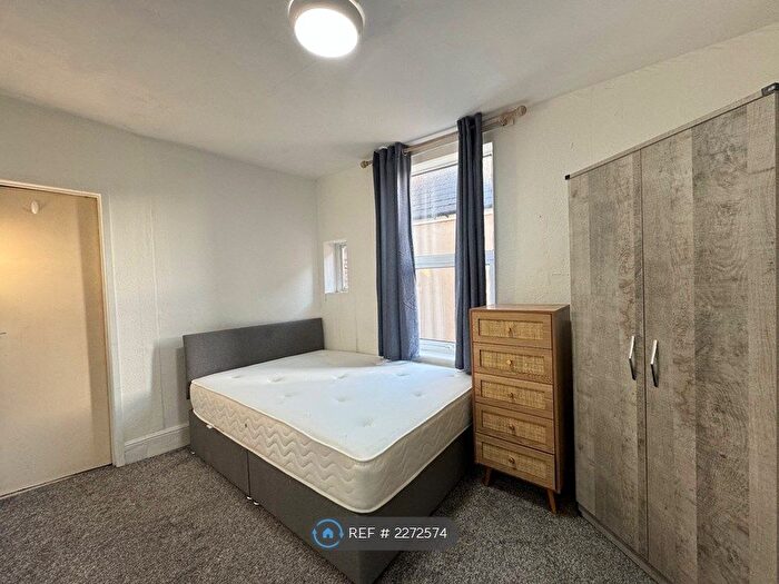 1 Bedroom Flat To Rent In Loughborough Road, West Bridgford, Nottingham, NG2