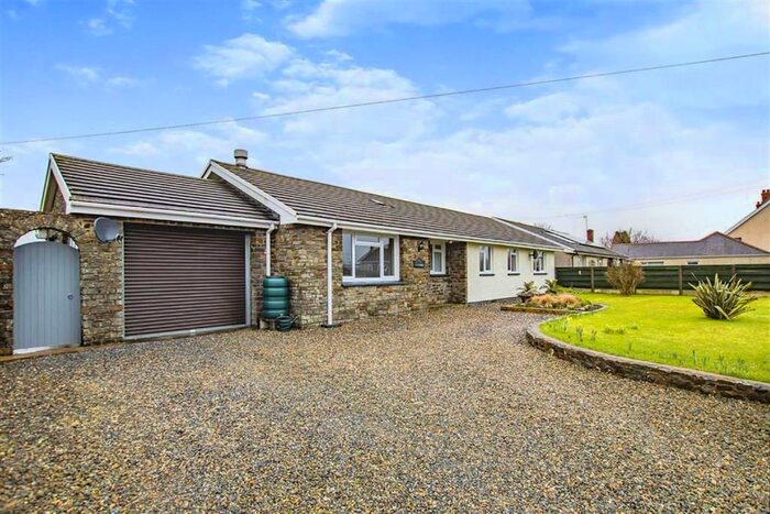 4 Bedroom Detached Bungalow For Sale In Summers Villas, Milton, Tenby, SA70