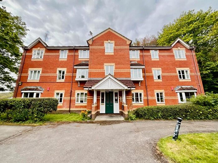 2 Bedroom Flat To Rent In Fox Close, St. Annes Park, Bristol, BS4