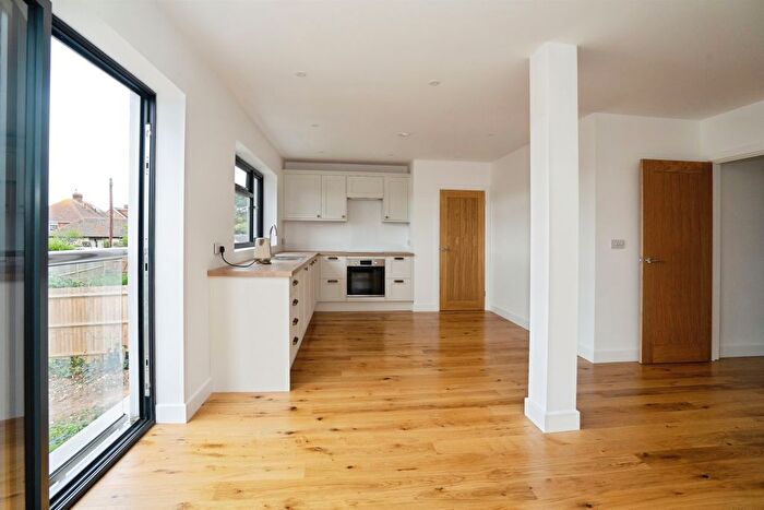 3 Bedroom Detached Bungalow For Sale In Wicklands Avenue, Saltdean, Brighton, BN2