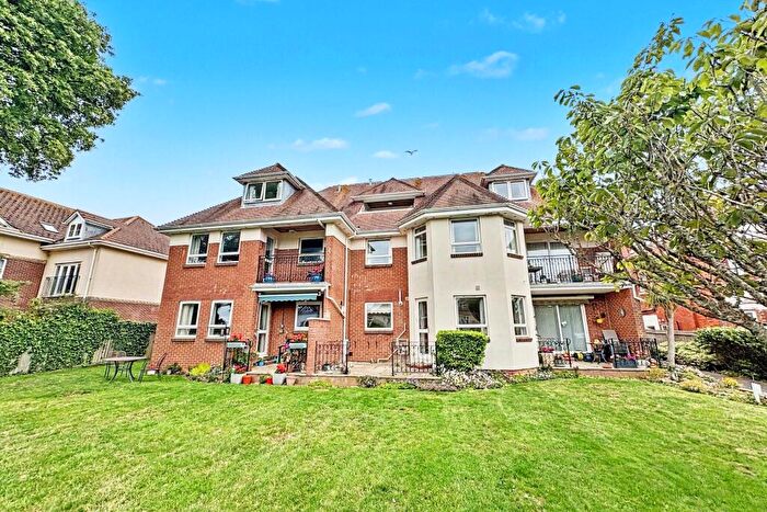2 Bedroom Flat For Sale In Southbourne, BH6
