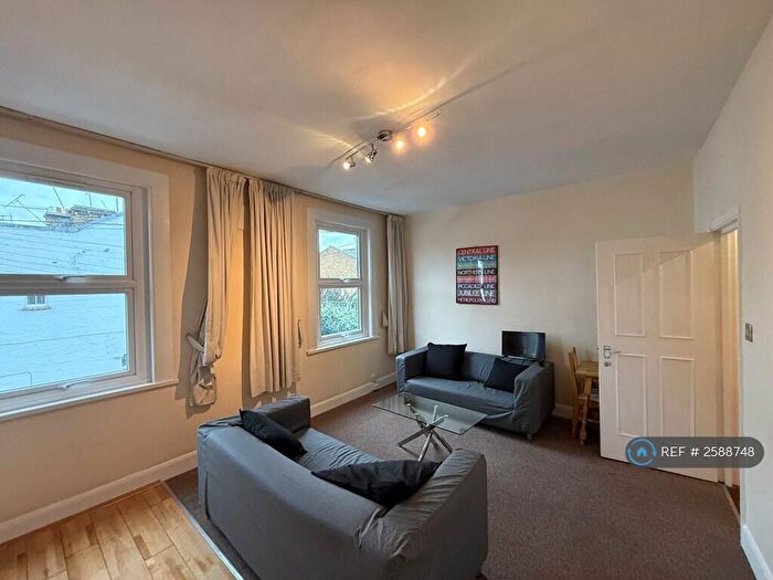 2 Bedroom Flat To Rent In Harbut Road, London, SW11