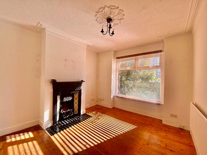 2 Bedroom House To Rent In Buller Road, Brighton, BN2