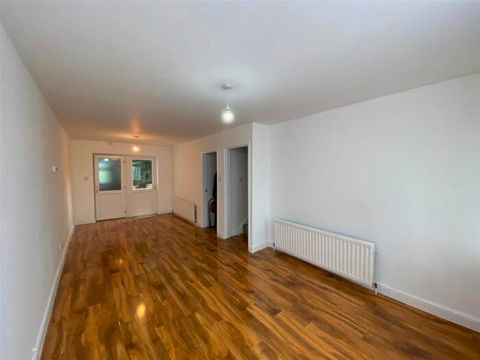 3 Bedroom Property To Rent In Kennet Gardens, Peterborough, PE4