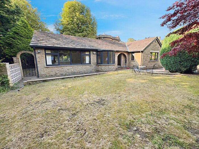 3 Bedroom Bungalow To Rent In Park Drive South, Huddersfield, West Yorkshire, HD1