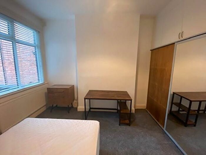1 Bedroom Flat To Rent In Wilmslow Road, Withington, Manchester, M20