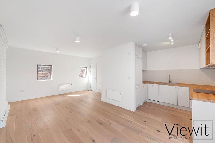 2 Bedroom Flat To Rent In Westgate Street, London, E8