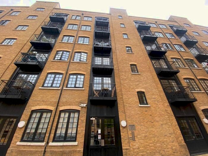 2 Bedroom Flat To Rent In Cayenne Court, London, SE1